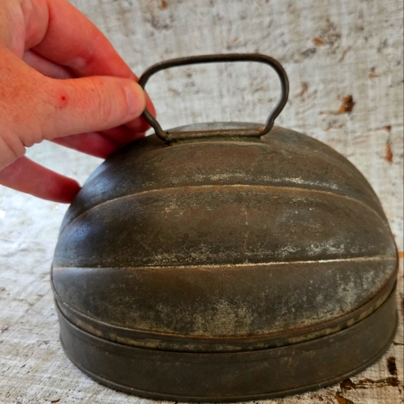 Vintage Tin Mold - Picture 1 of 7